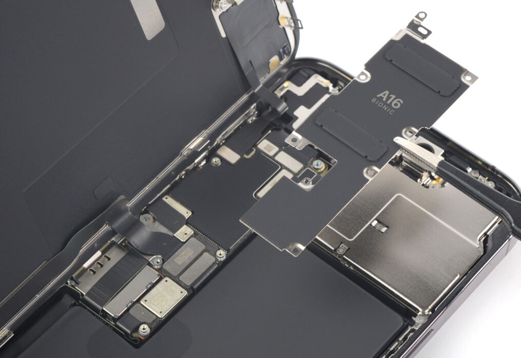iPhone 14 Pro Max production is found to cost 46% of its base retail price per unit
