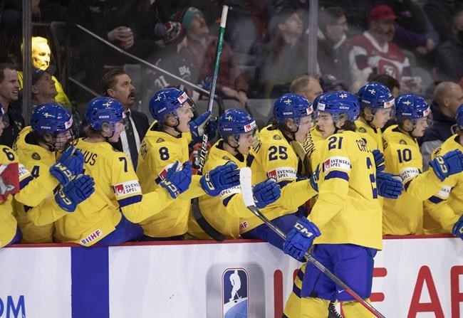 Stjernborg’s short-handed goal leads Sweden over Finland in world junior quarterfinal