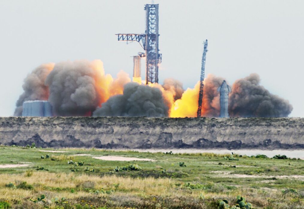 SpaceX réalise un impressionnant test au sol des moteurs de la méga-fusée Starship