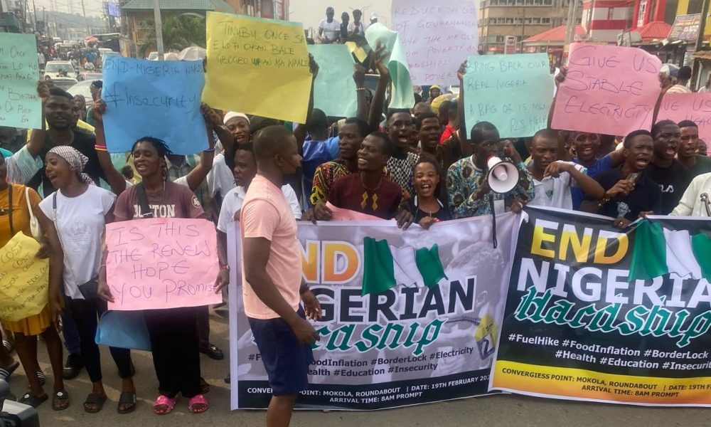 Give Me US Asylum – Man Cries Out As Hardship Protest Hits Ibadan (Photos And Video)