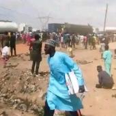 Hardship: Kaduna Residents Block BUA Company Truck Carrying Foodstuffs, Loot Cartoons Of Noodles