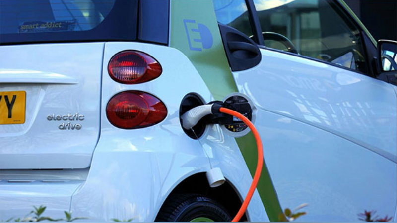 India Targets 30% Electric Vehicle Sales by 2030